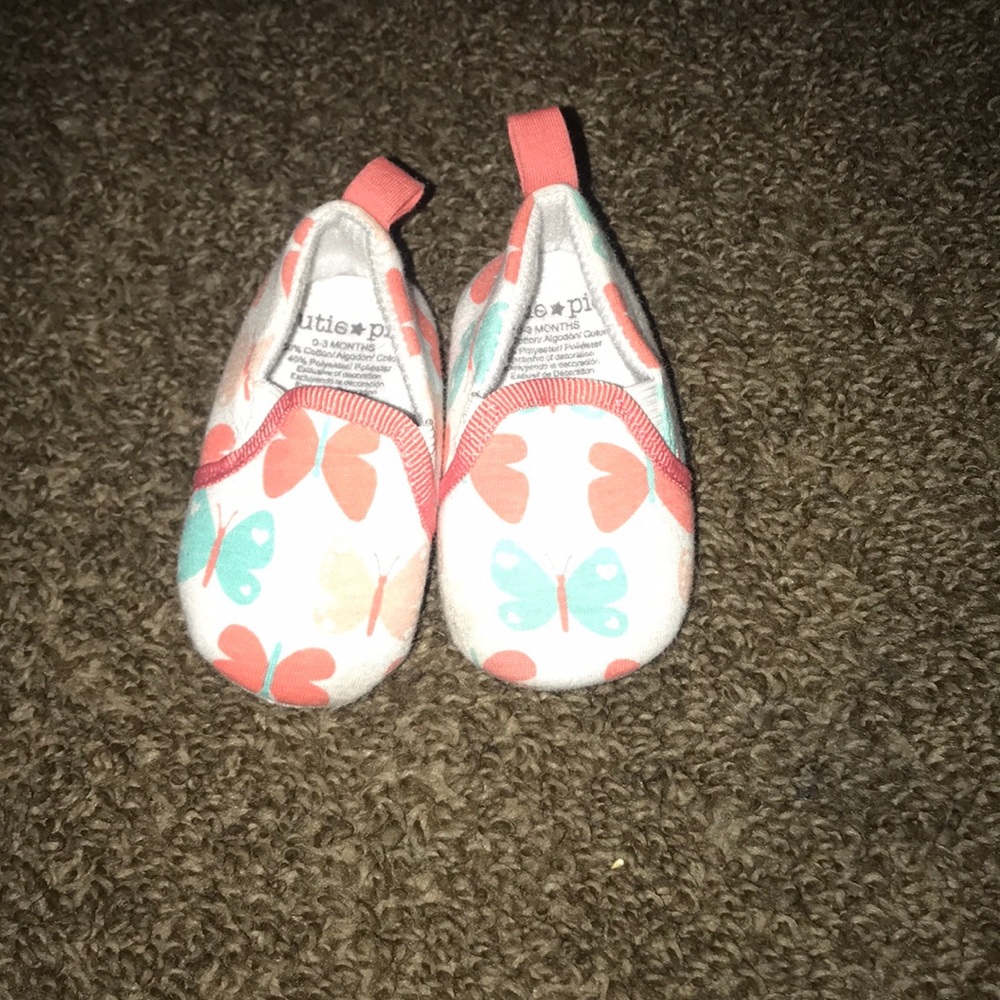 Newborn girl flats